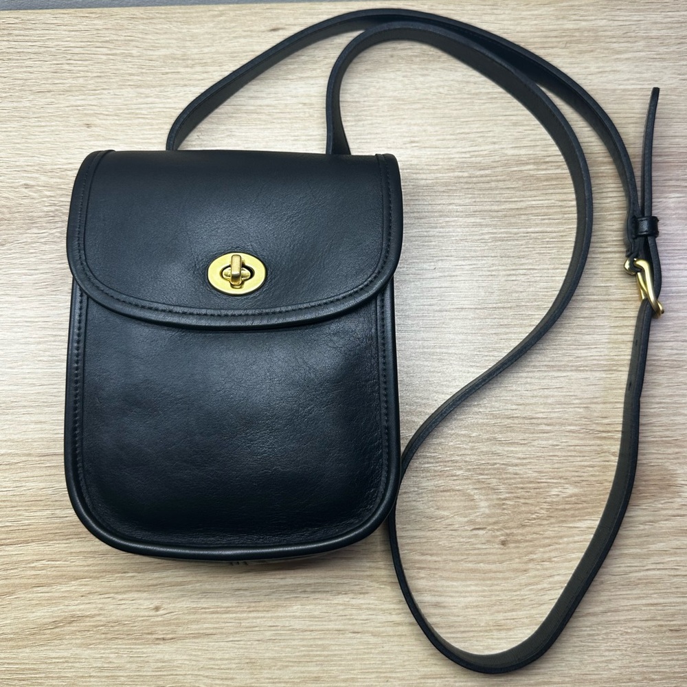 Vintage Coach Scooter Side Pack Bag 9978 Black Leather Brass Crossbody VTG